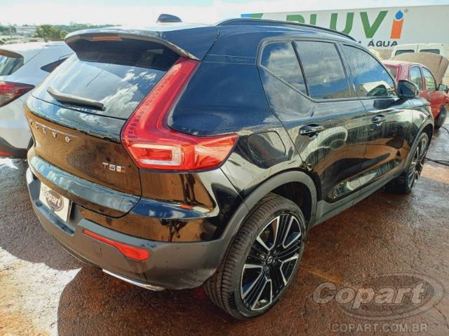 2020 VOLVO XC40 