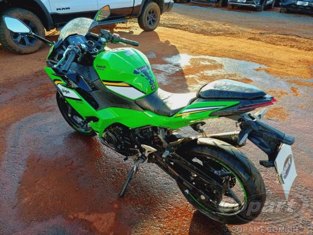 2025 KAWASAKI NINJA 500 