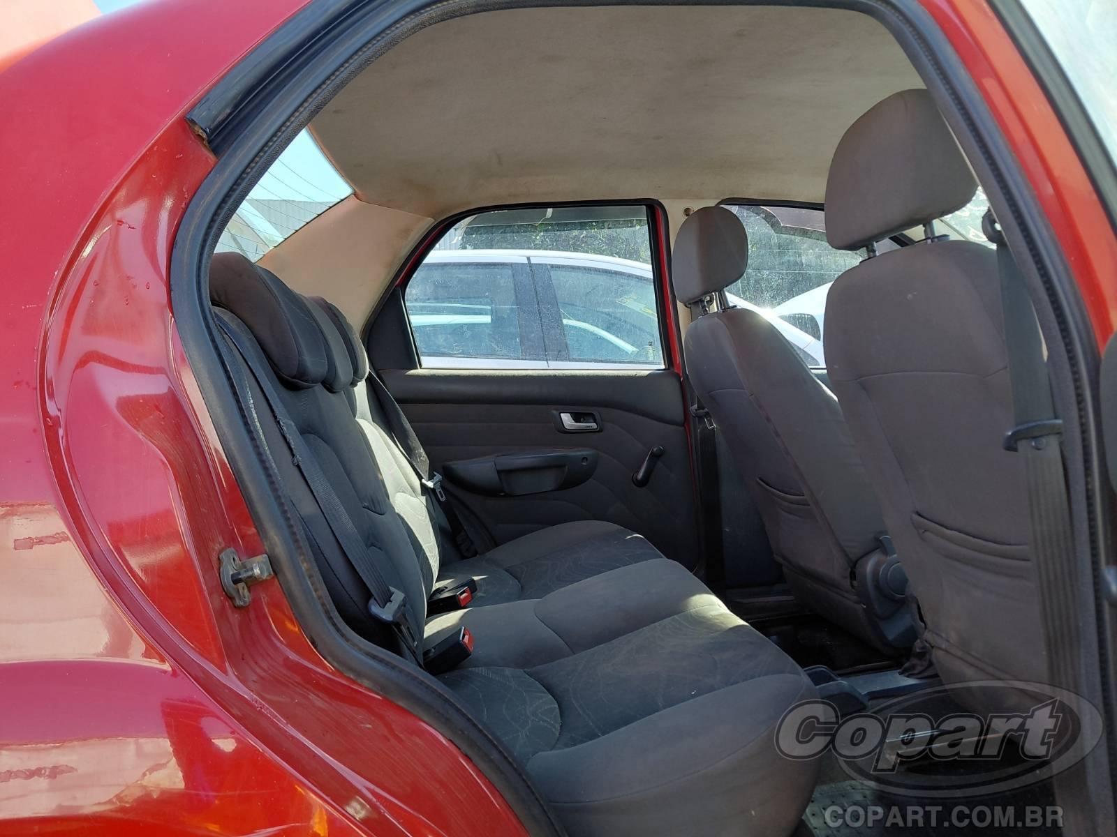 Foto 6 de 10: 2015 FIAT SIENA