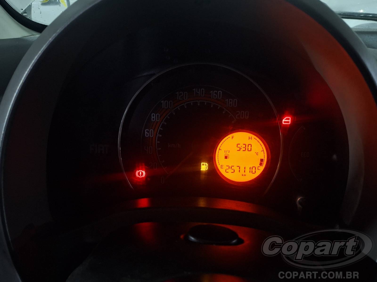 Foto 8 de 10: 2014 FIAT UNO