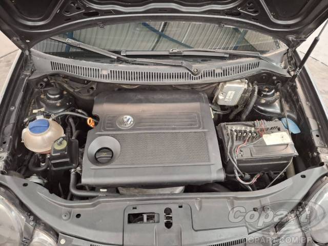 2003 VOLKSWAGEN POLO SEDAN 