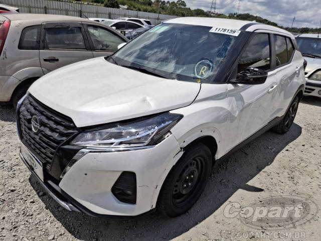 2025 NISSAN Kicks Play 