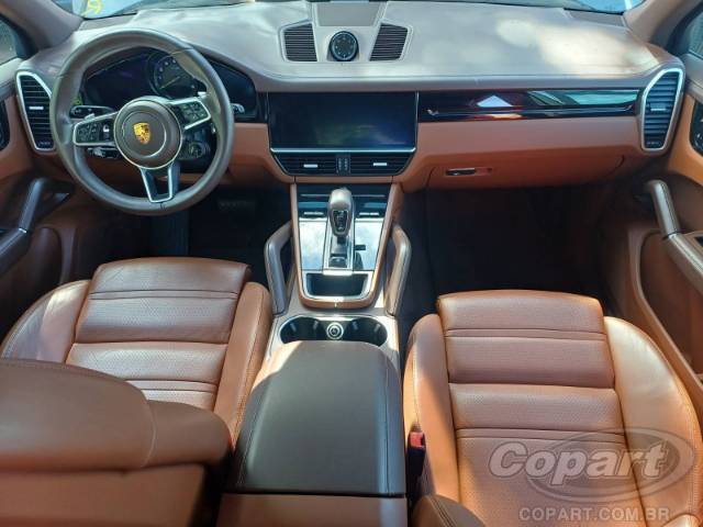 2020 PORSCHE CAYENNE 