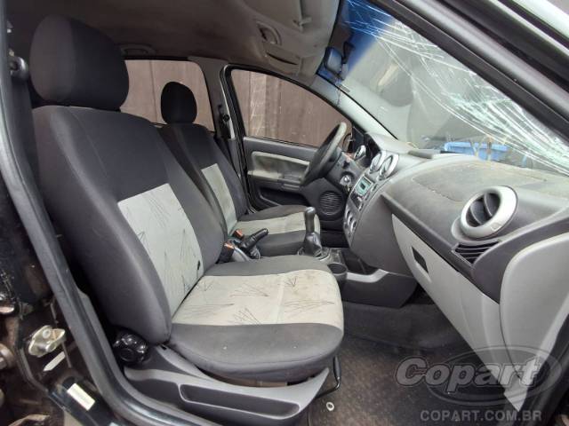 2010 FORD FIESTA 