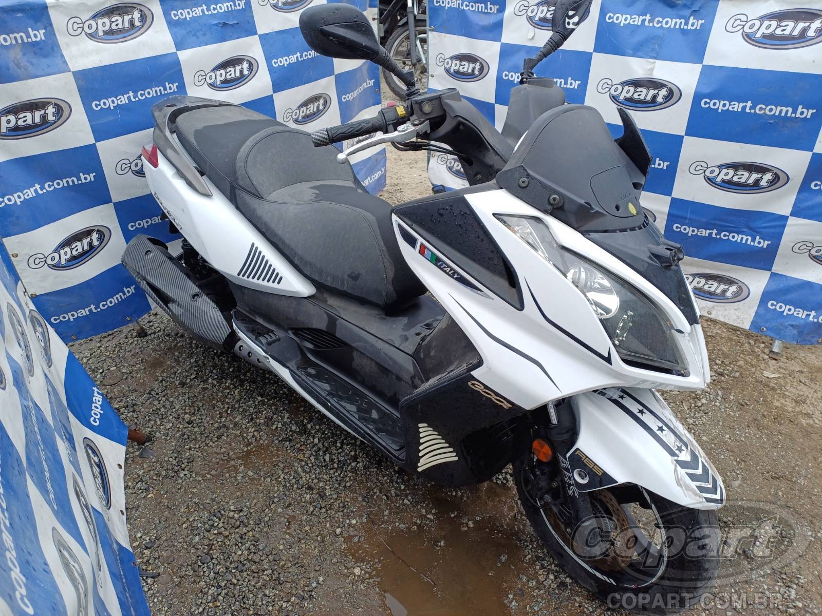 Veículo KYMCO Downtown KYMCO Downtown 300i ABS CVT 2018 Pequena Monta 2018 em leilão