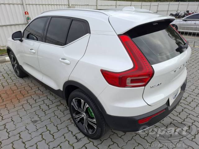 2020 VOLVO XC40 