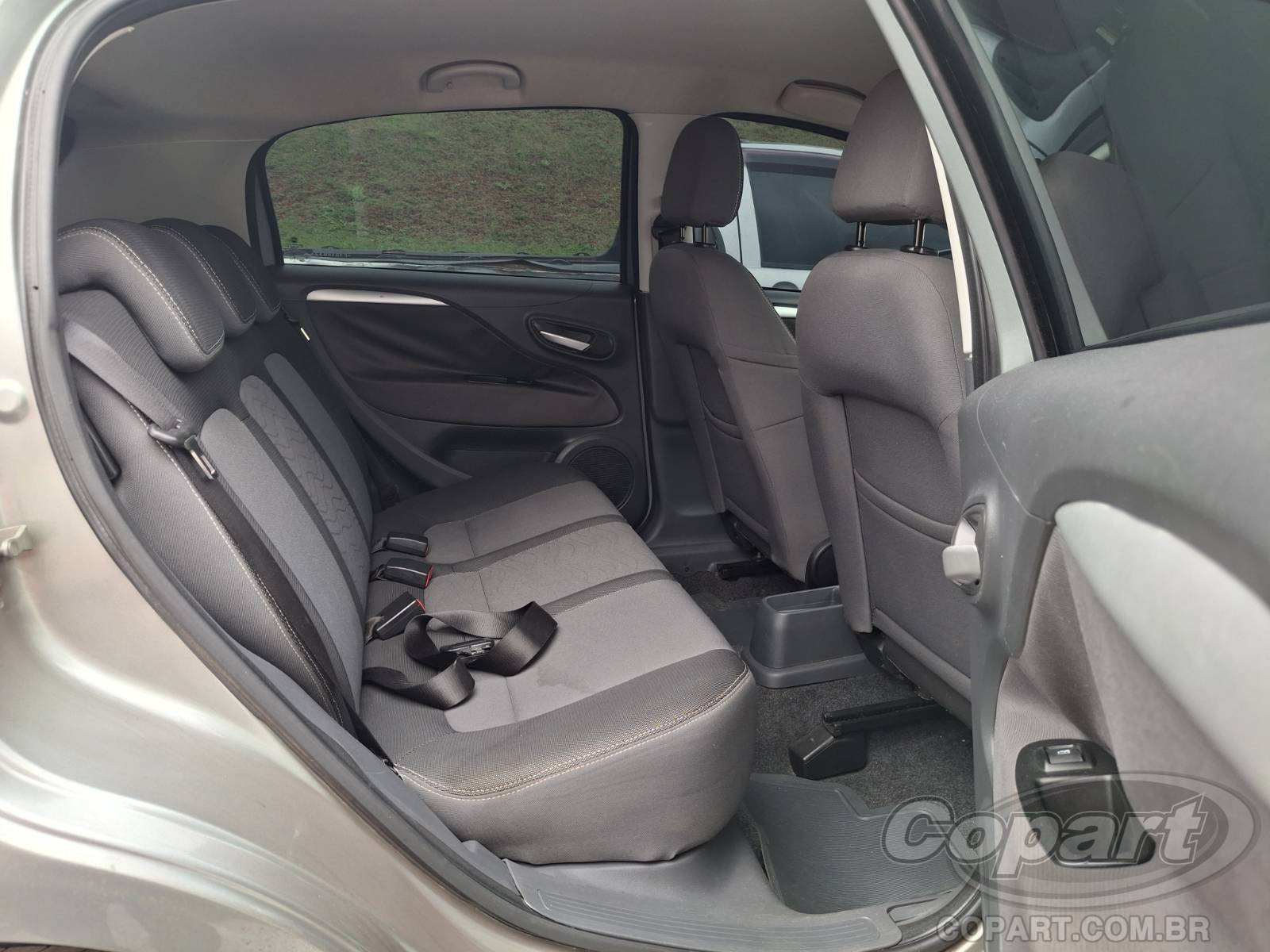 Foto 6 de 11: 2015 FIAT PUNTO