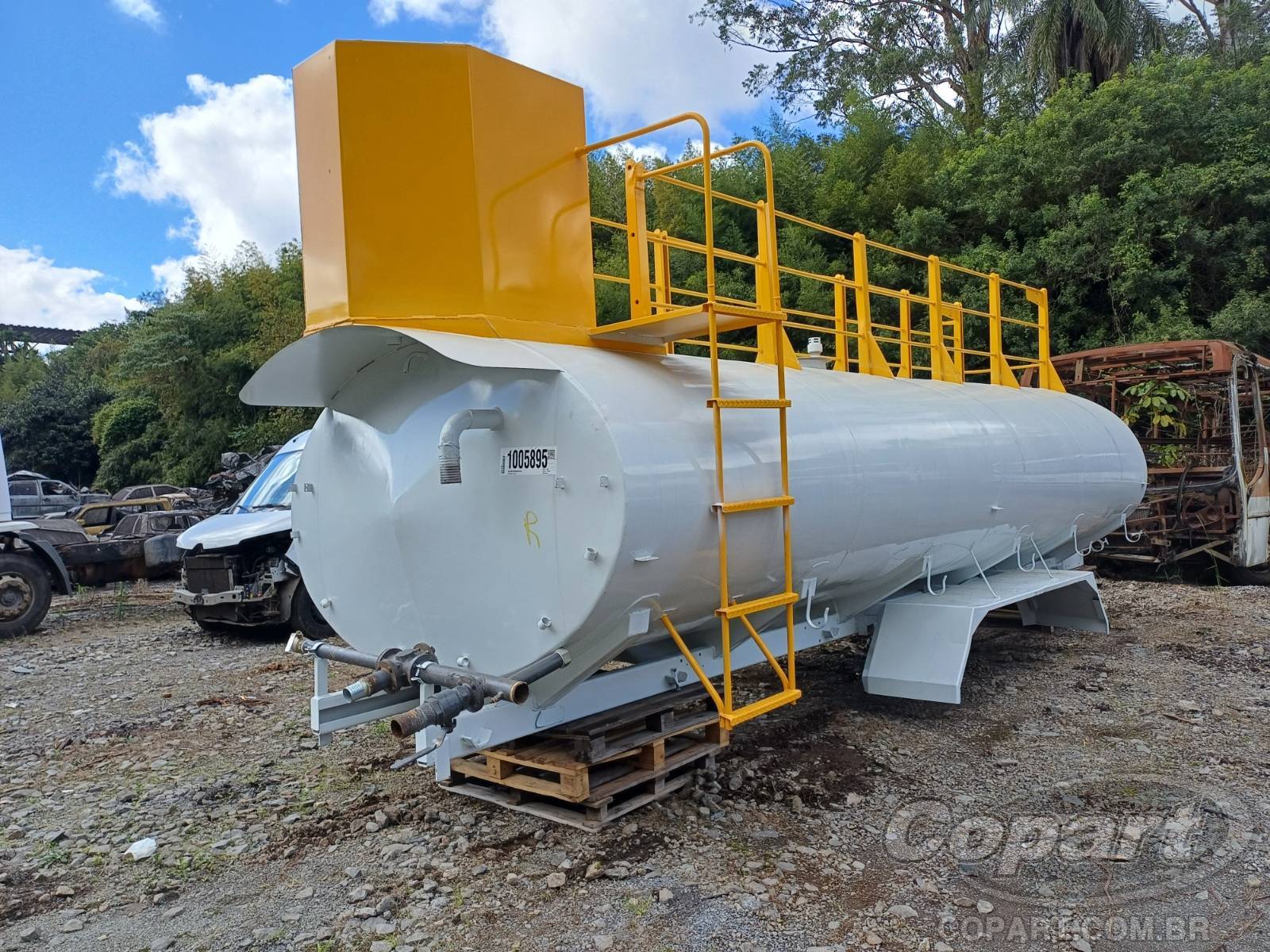 Foto 2: OUTROS TANQUE