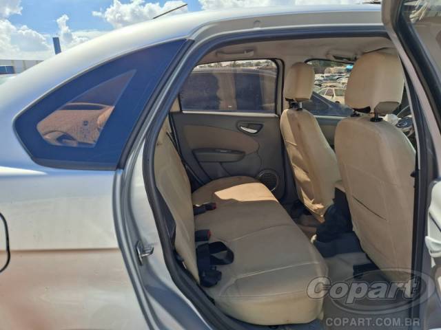 2016 FIAT GRAND SIENA 