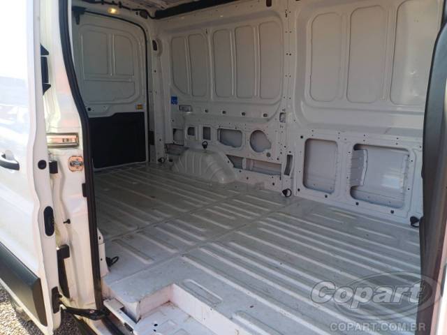 2025 FORD E-TRANSIT FURGAO 