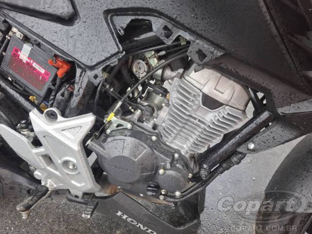 2025 HONDA CB 300F 