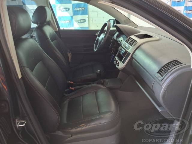 2005 VOLKSWAGEN POLO SEDAN 
