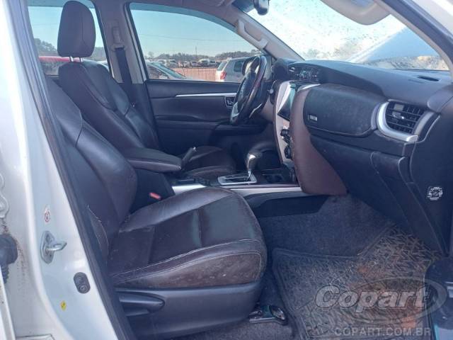 2017 TOYOTA HILUX SW4 