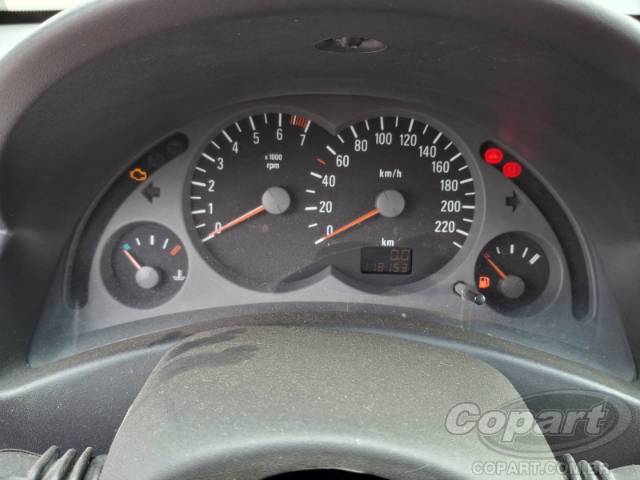 2004 CHEVROLET CORSA SEDAN 