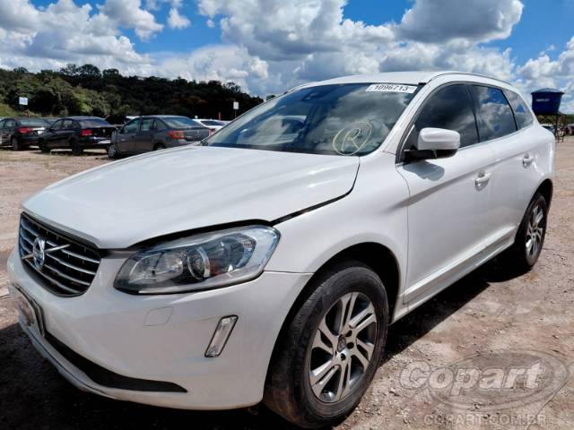 2015 VOLVO XC60 