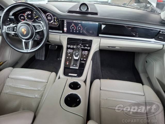 2018 PORSCHE PANAMERA 