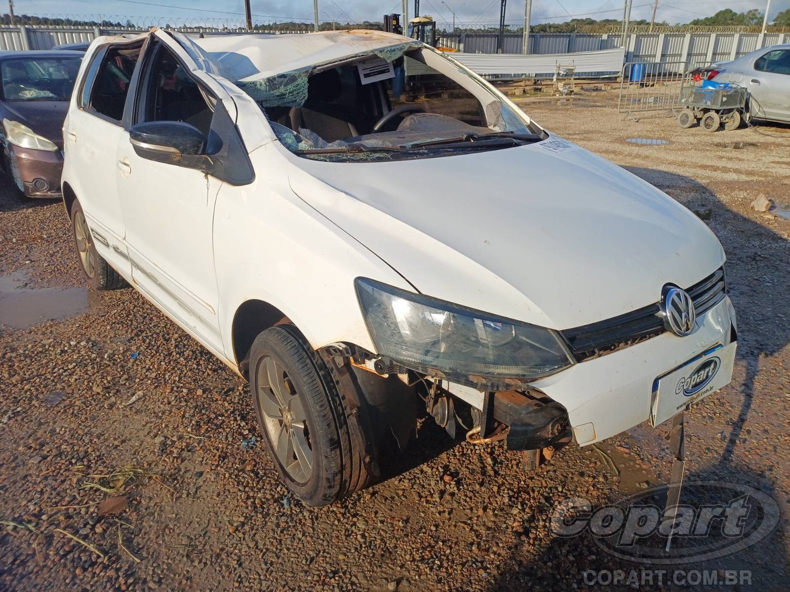 Volkswagen Fox Connect 1.6 MSI 2021 Médio Dano