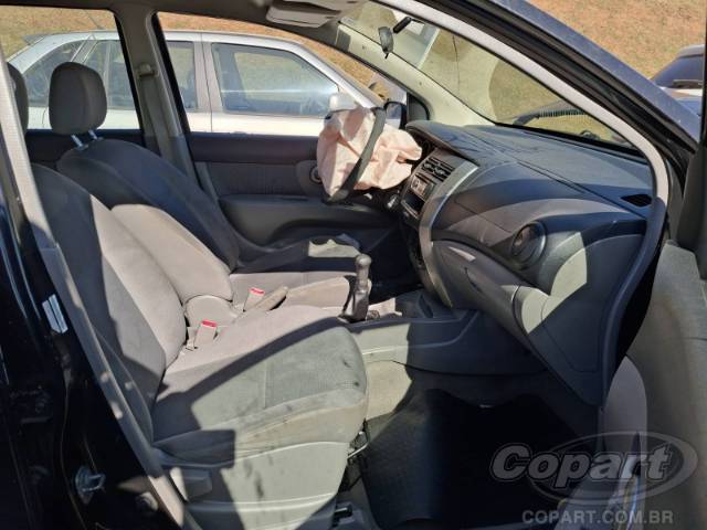 2010 NISSAN LIVINA 