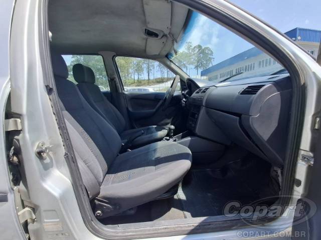 2002 VOLKSWAGEN GOL 