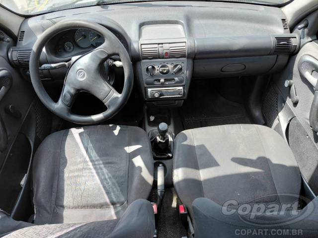 2004 CHEVROLET CORSA SEDAN 