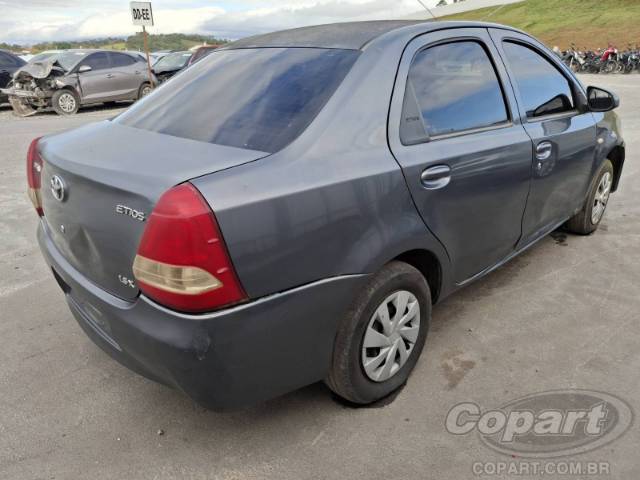 2015 TOYOTA ETIOS SEDA 