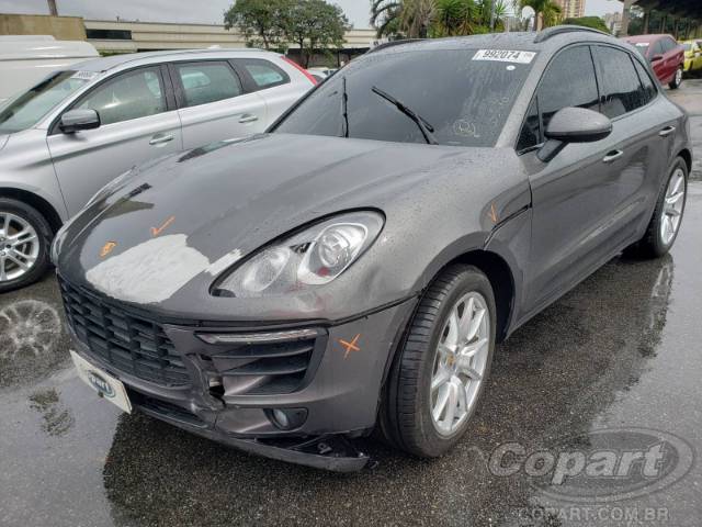 2015 PORSCHE MACAN 