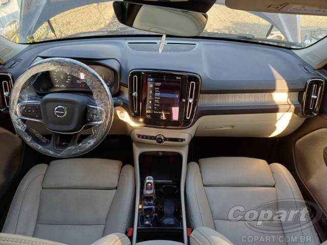 2021 VOLVO XC40 