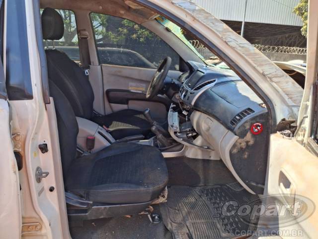 2013 MITSUBISHI L200 TRITON 