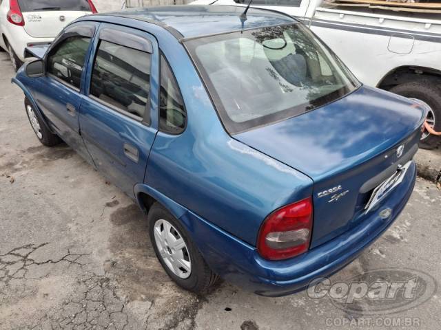 2002 CHEVROLET CORSA SEDAN 
