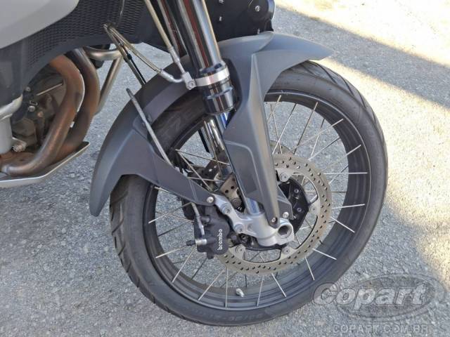 2025 BMW F 900 