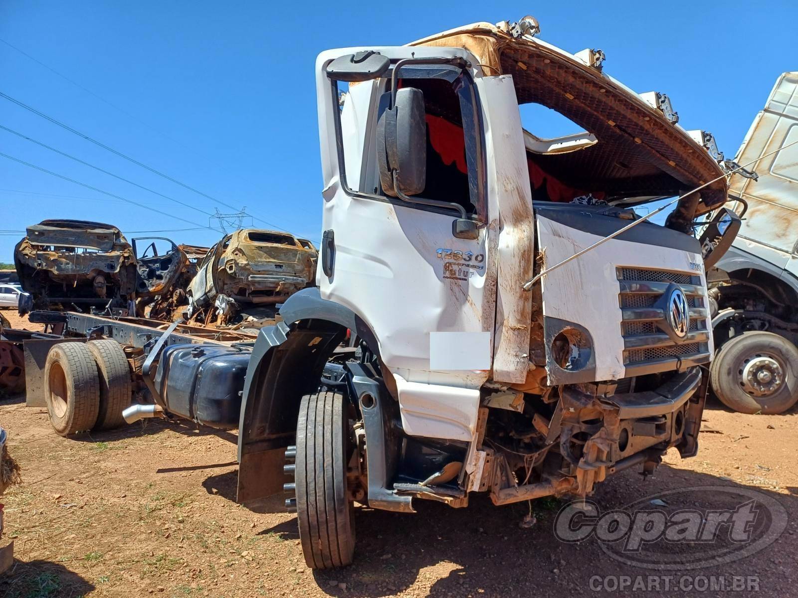 VOLKSWAGEN CONSTELLATION 2013