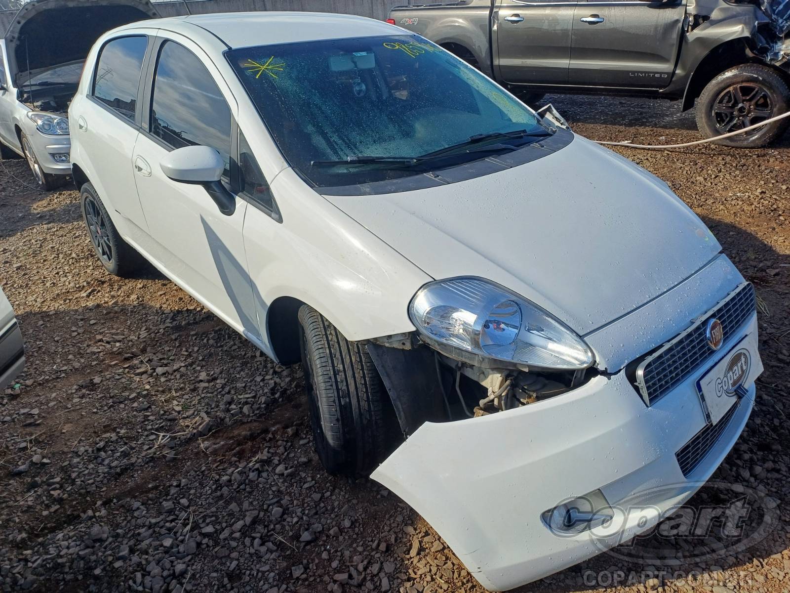 Veículo Fiat Punto Fiat Punto Essence 1.6 16V 2011 Colisão Média Monta 2011 em leilão