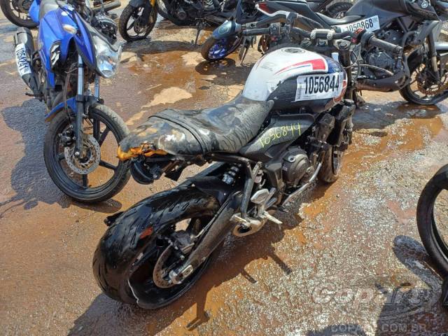 2025 TRIUMPH TRIDENT 