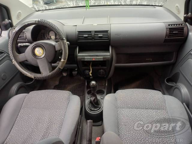 2004 VOLKSWAGEN FOX 