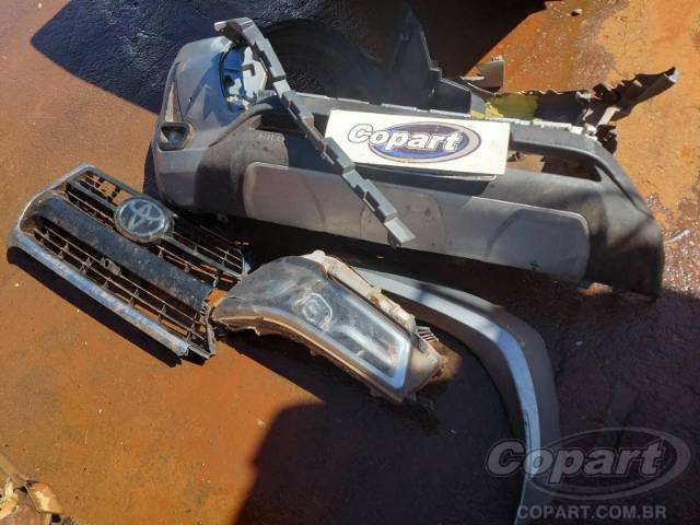 2024 TOYOTA HILUX CD 