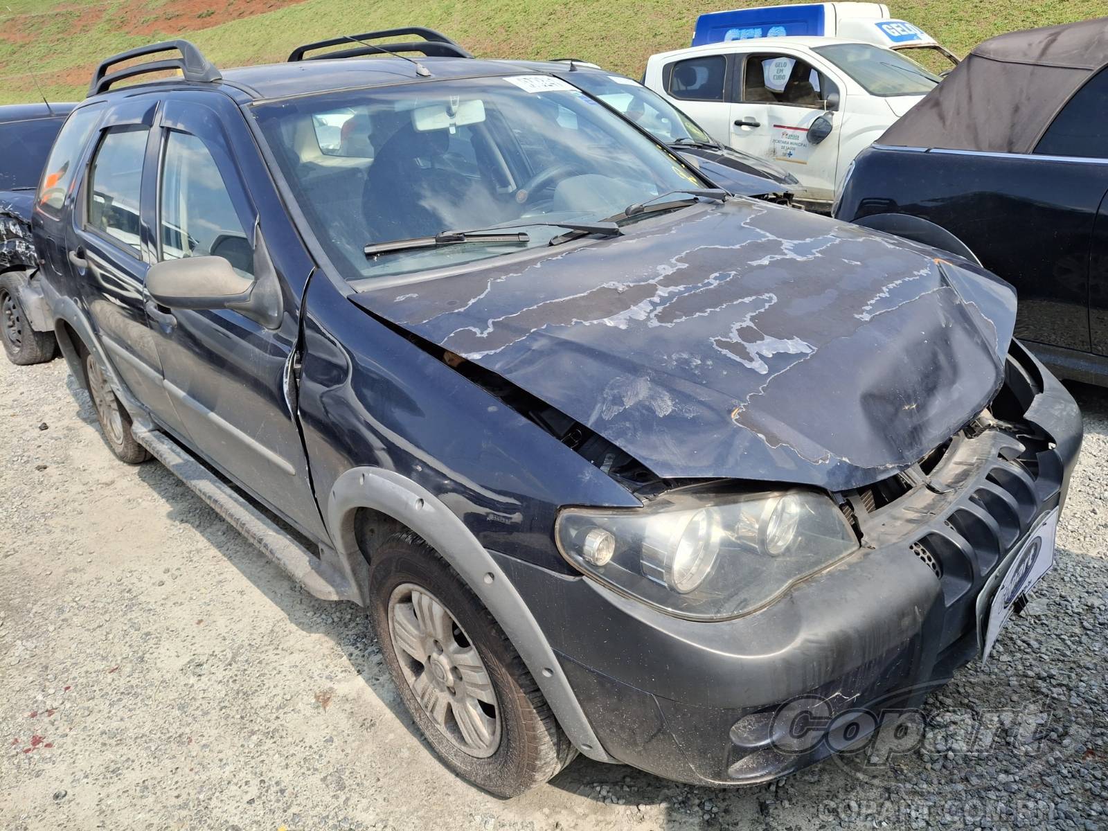 Veículo Fiat Palio Fiat Palio Weekend Adventure 1.8 2005 Médio Dano Frontal 2005 em leilão