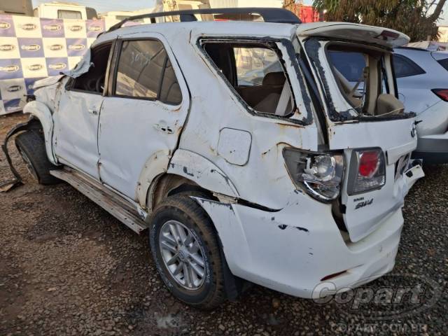 2015 TOYOTA HILUX SW4 