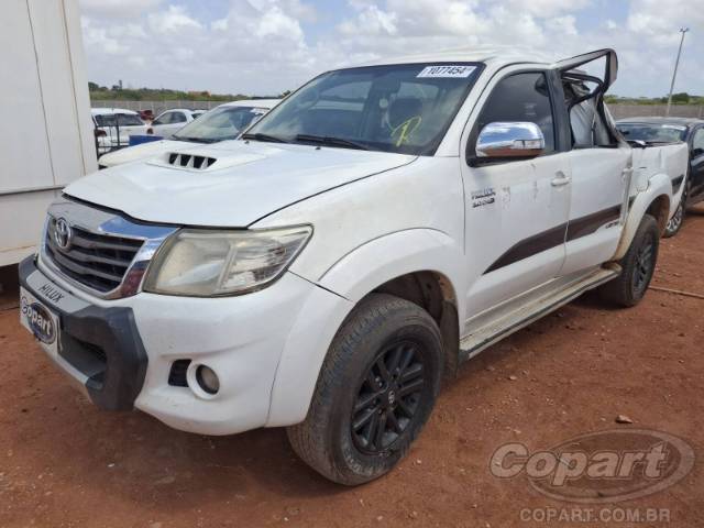 2015 TOYOTA HILUX CD 