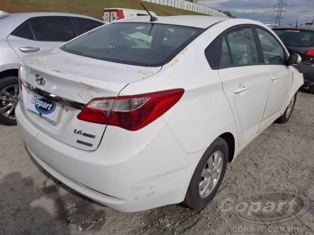2015 HYUNDAI HB20S 