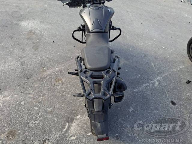 2025 BAJAJ DOMINAR 