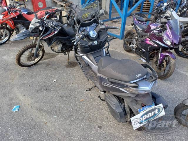 2025 DAFRA CRUISYM 