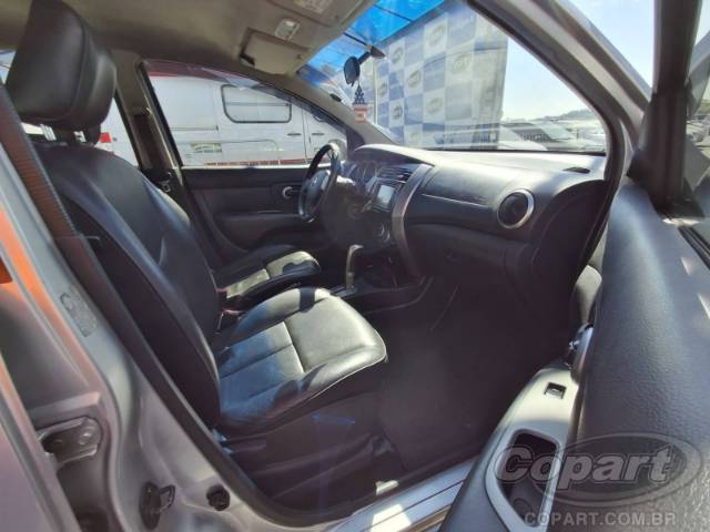 2014 NISSAN LIVINA 