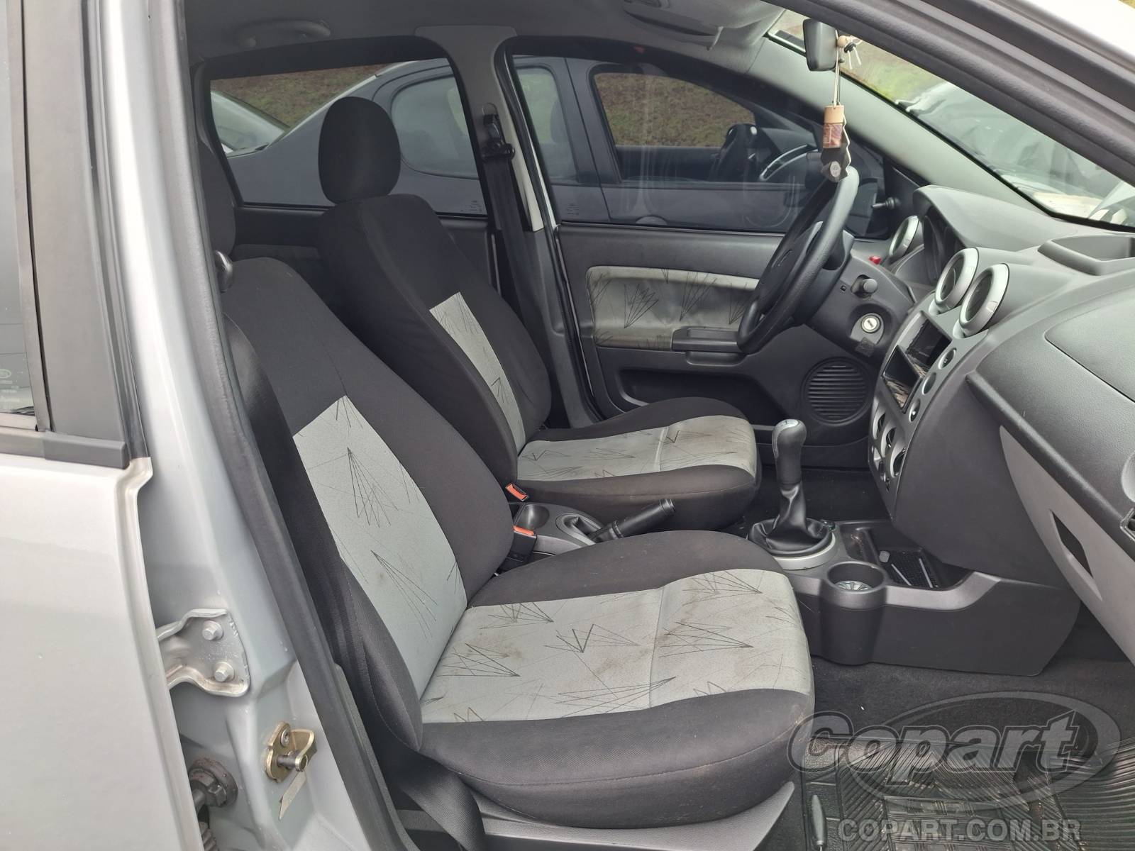 Foto 5: 2010 FORD FIESTA
