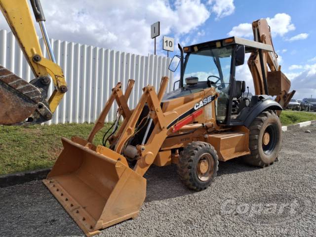 2010 CASE RETROESCAVADEIRA 580M 