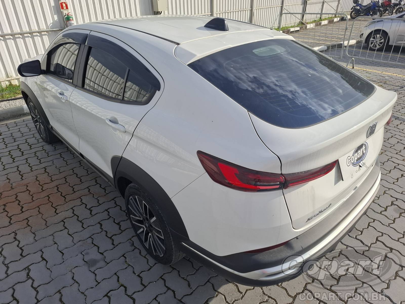 Foto 3: 2026 FIAT FASTBACK