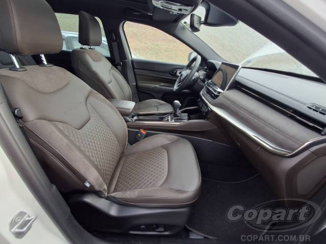 2025 JEEP COMMANDER 