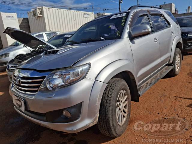 2015 TOYOTA HILUX SW4 