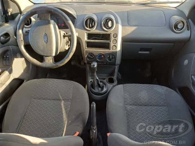 2006 FORD FIESTA SEDAN 
