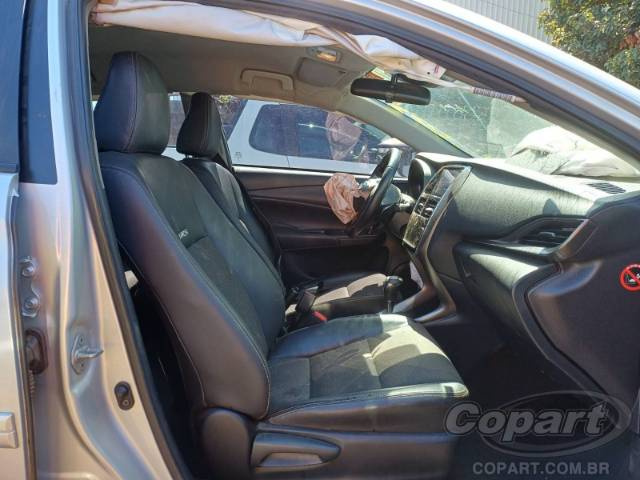 2025 TOYOTA YARIS SEDA 