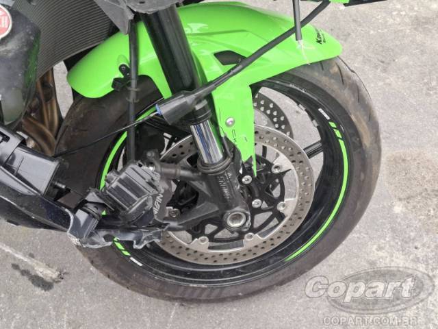2025 KAWASAKI NINJA ZX-6R 